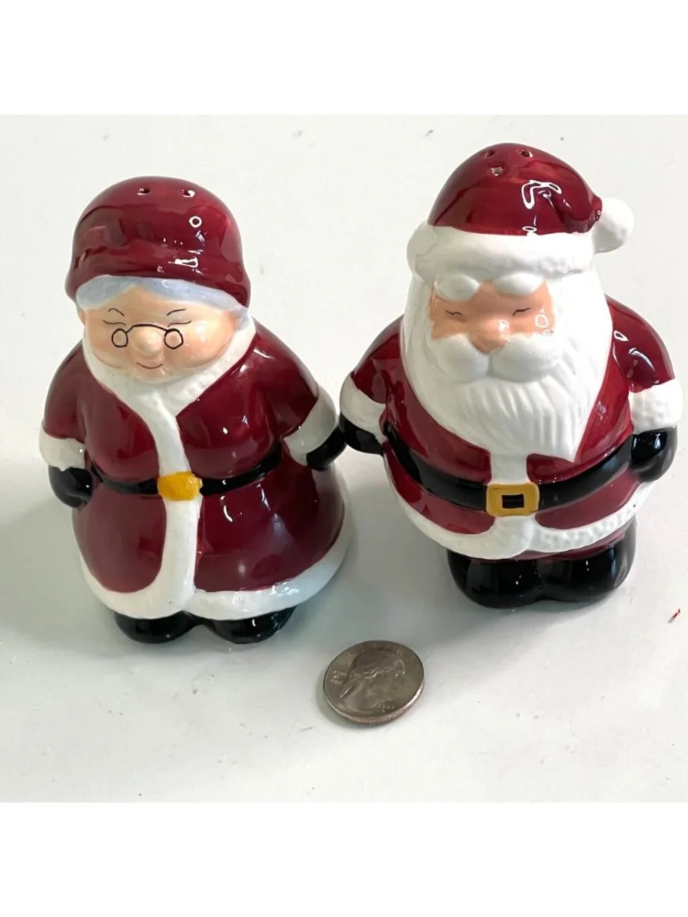 Vintage Publix Santa and Mrs Claus Ceramic Salt / Pepper Set Holiday Collectible